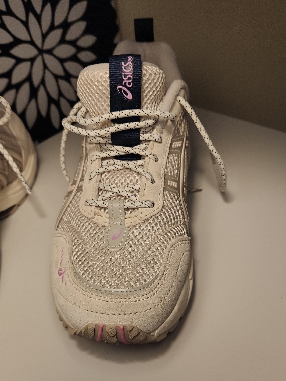 ASICS Cream Mesh Sneakers with Navy Tongue and Pink Accents 1090v2 Size 6.5M - Picture 10 of 11